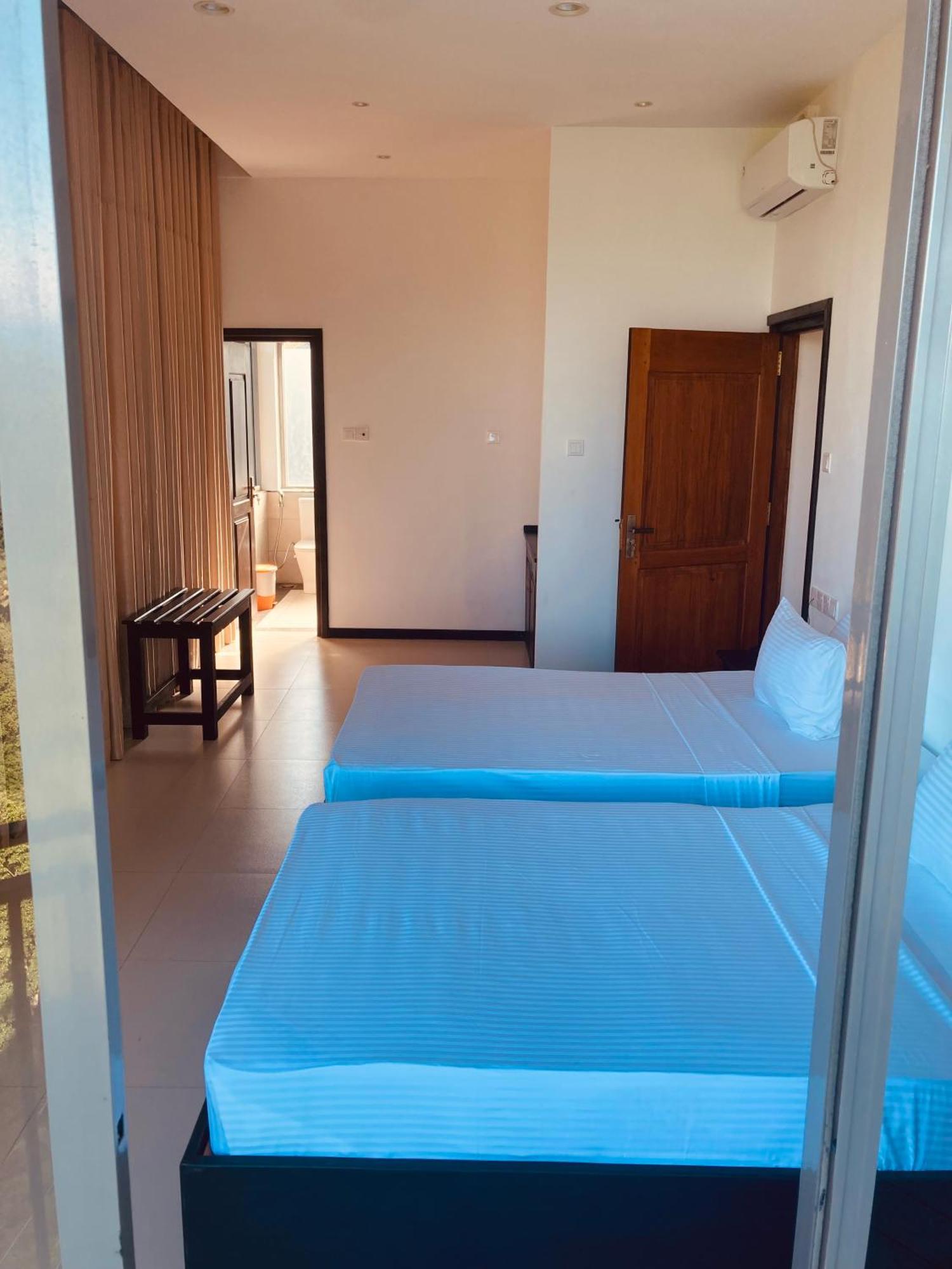 Riverbank Resort Gampola Exterior foto